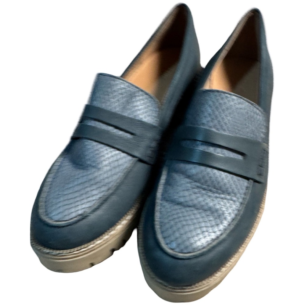 Crevo Loafers Women 8.5 Light Blue Good Leather Snakeskin Lug Sole CW1449-410